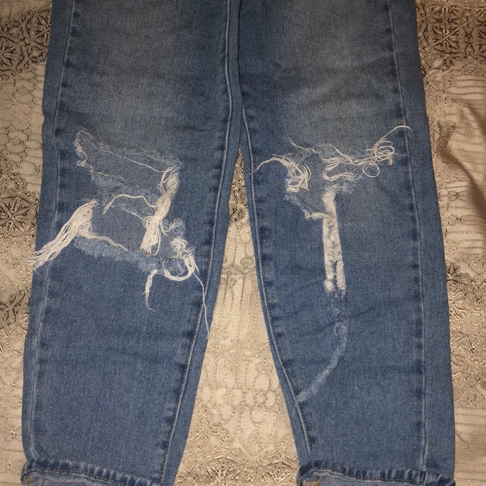 Brandy Melville Ripped Jeans - Picture 2 of 3